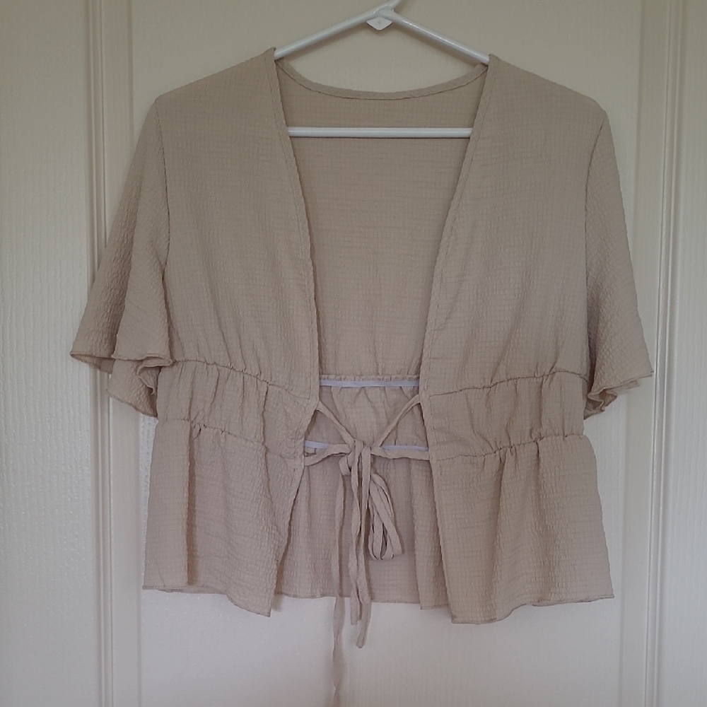 SHEIN Women's Beige Tie-Front Top Size M